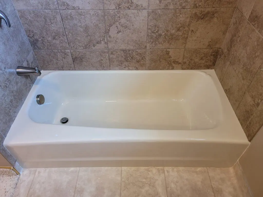 Repainted white tub
